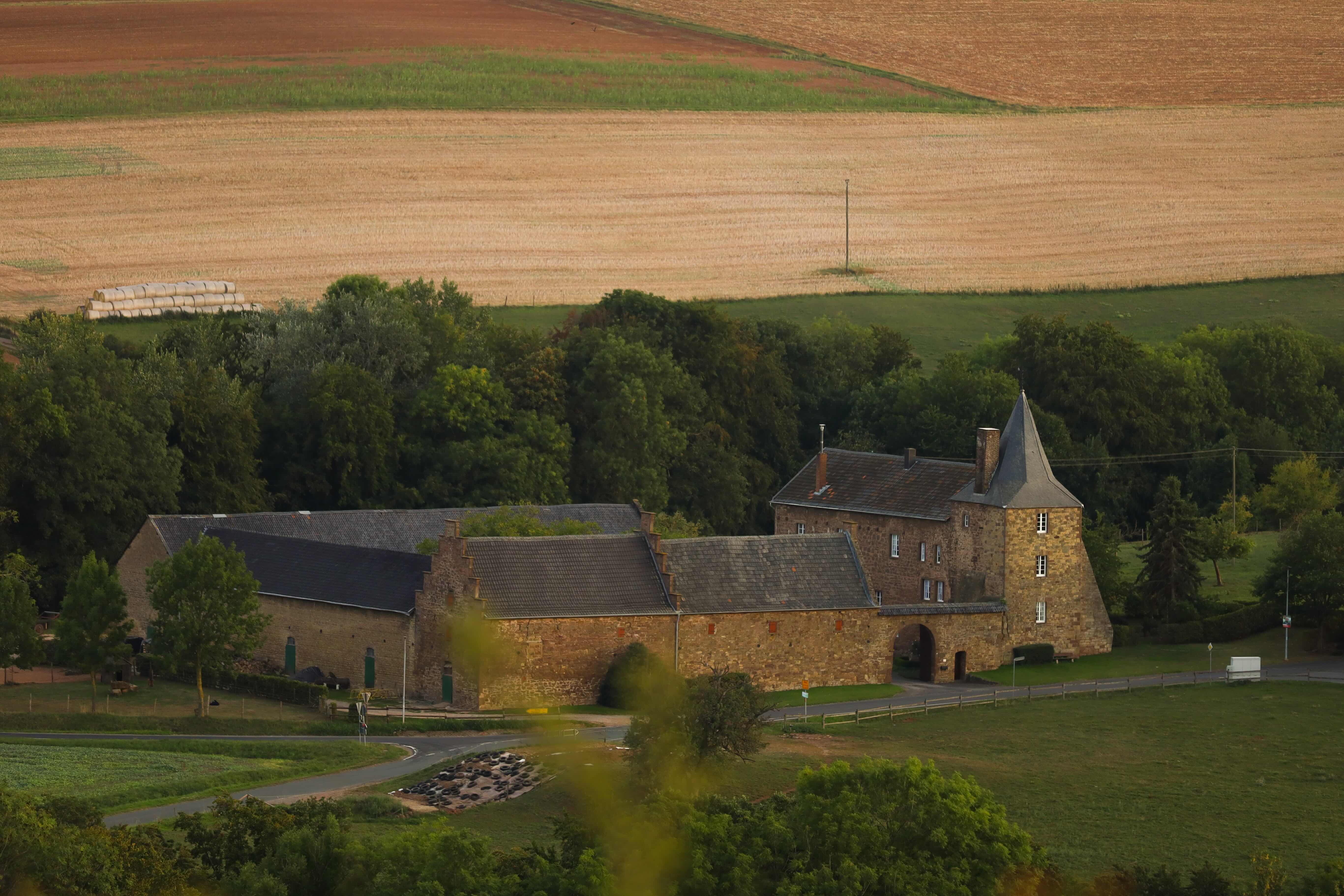 Der Innenhof der Burg Berg